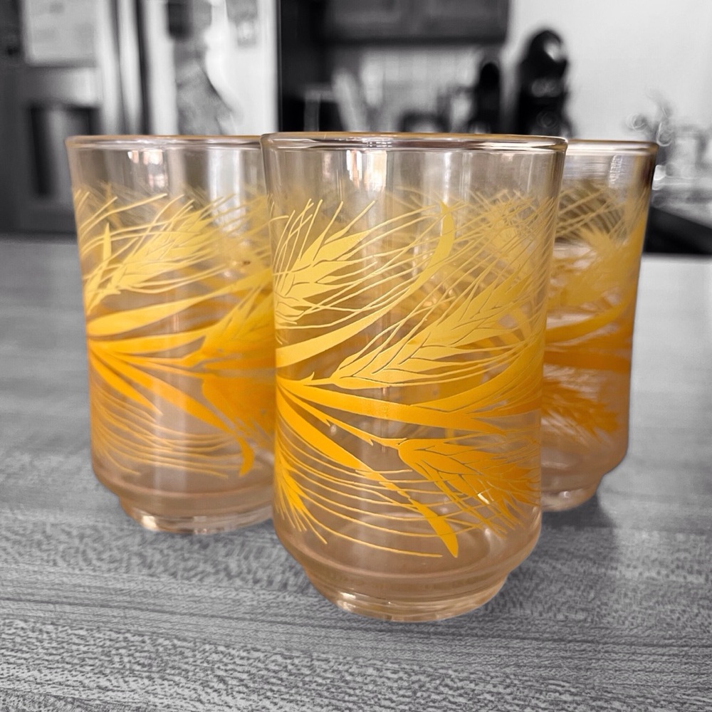 VTG Libbey Juice Glasses Wheat Motif in Harvest Gold and Yellow